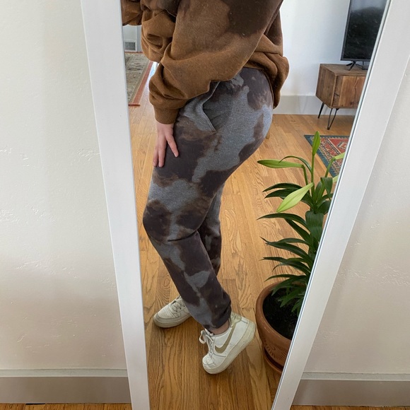 Handmade Tie-Dye Sweatpants - Picture 5 of 6